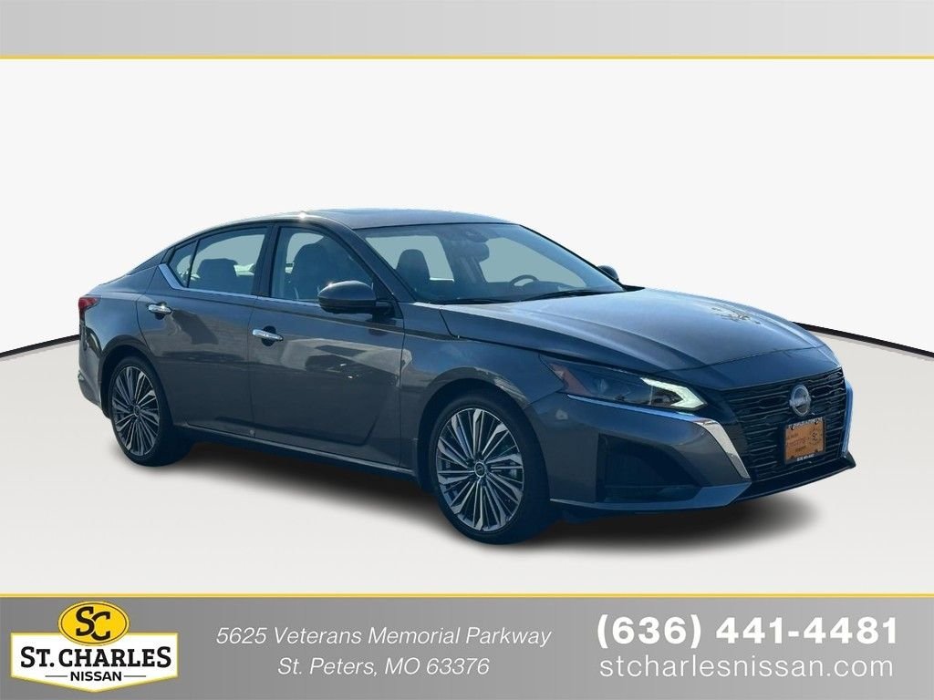 Used 2025 Gray Nissan 2.5 SL image 1