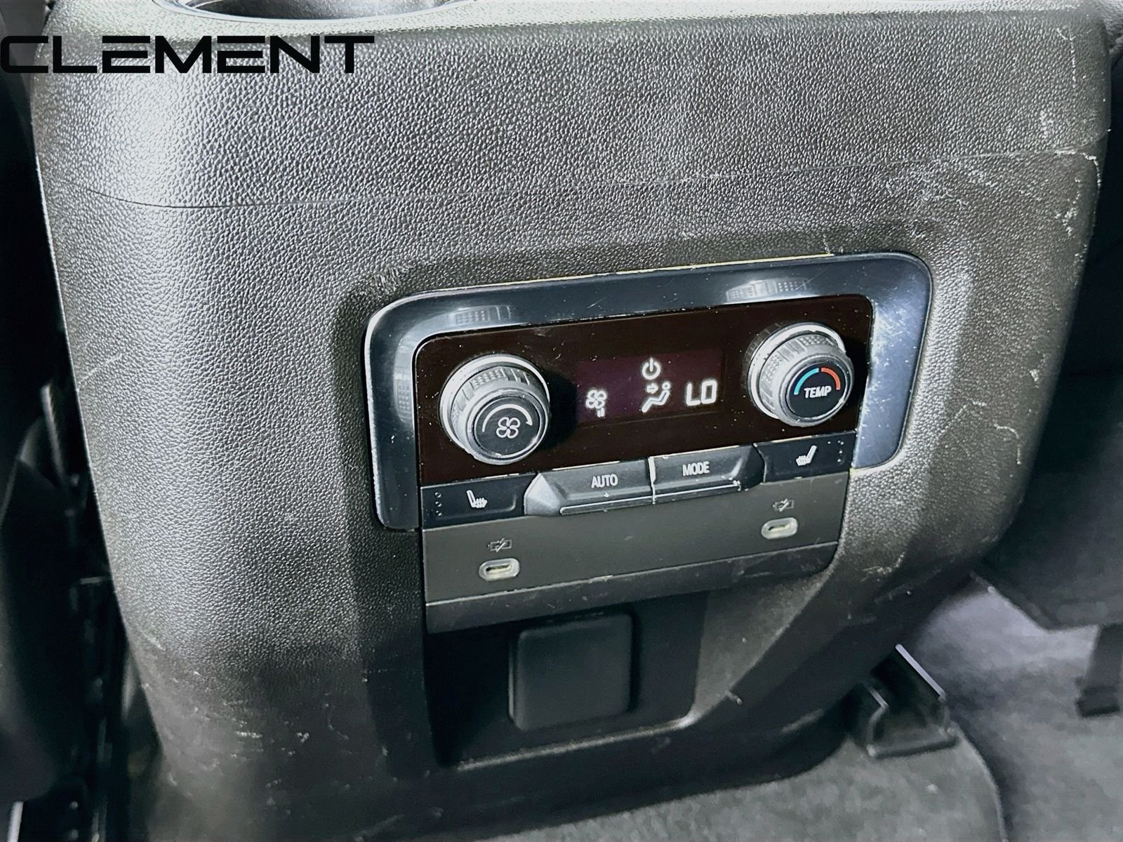 2021 Chevrolet Suburban Premier - Photo 35