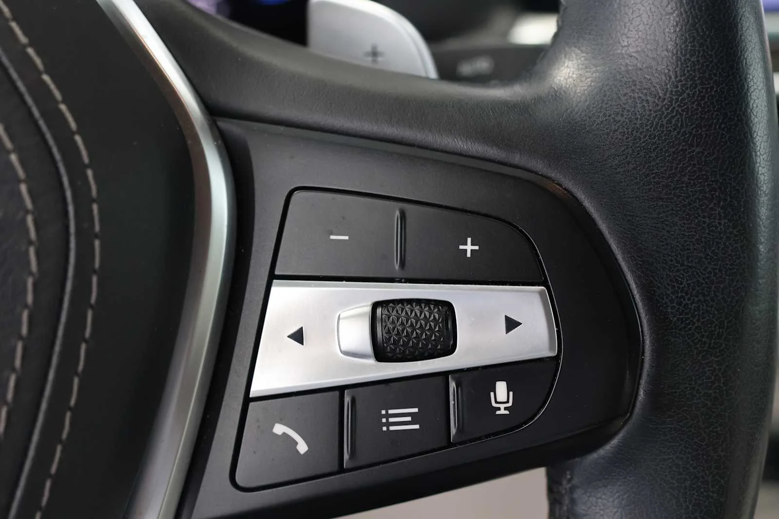 Used 2020 Tanzanite Blue II Metallic BMW xDrive40i image 22