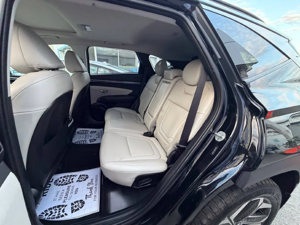 Used 2022 Black Hyundai SEL image 9