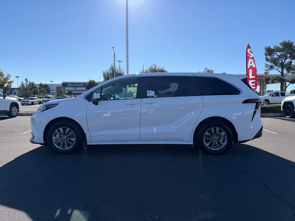 2026 Toyota Sienna LE