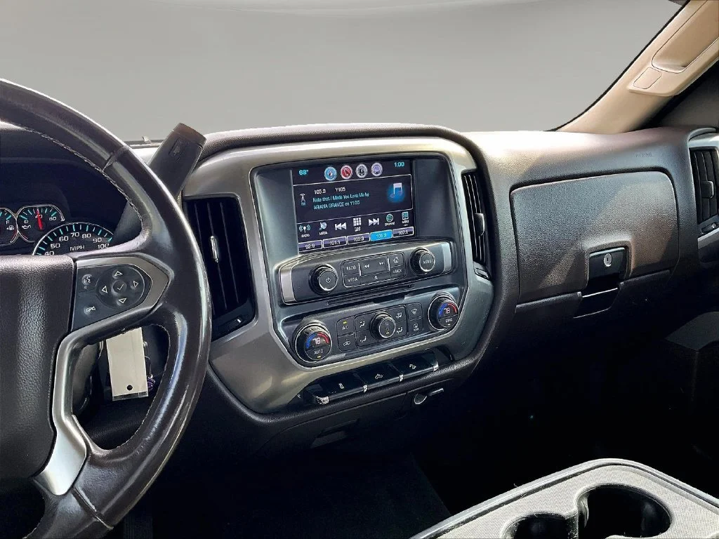 Used 2017 White Chevrolet LT image 12