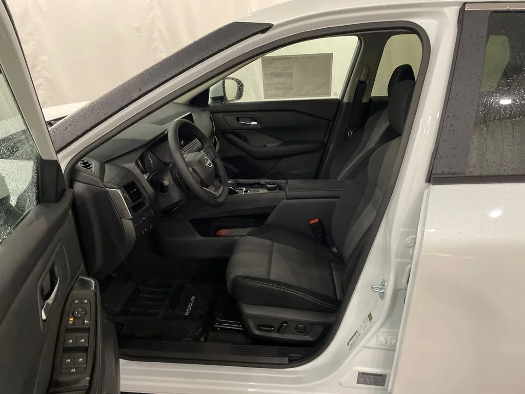 New 2026 Everest White Pearl TriCoat Nissan SV image 12