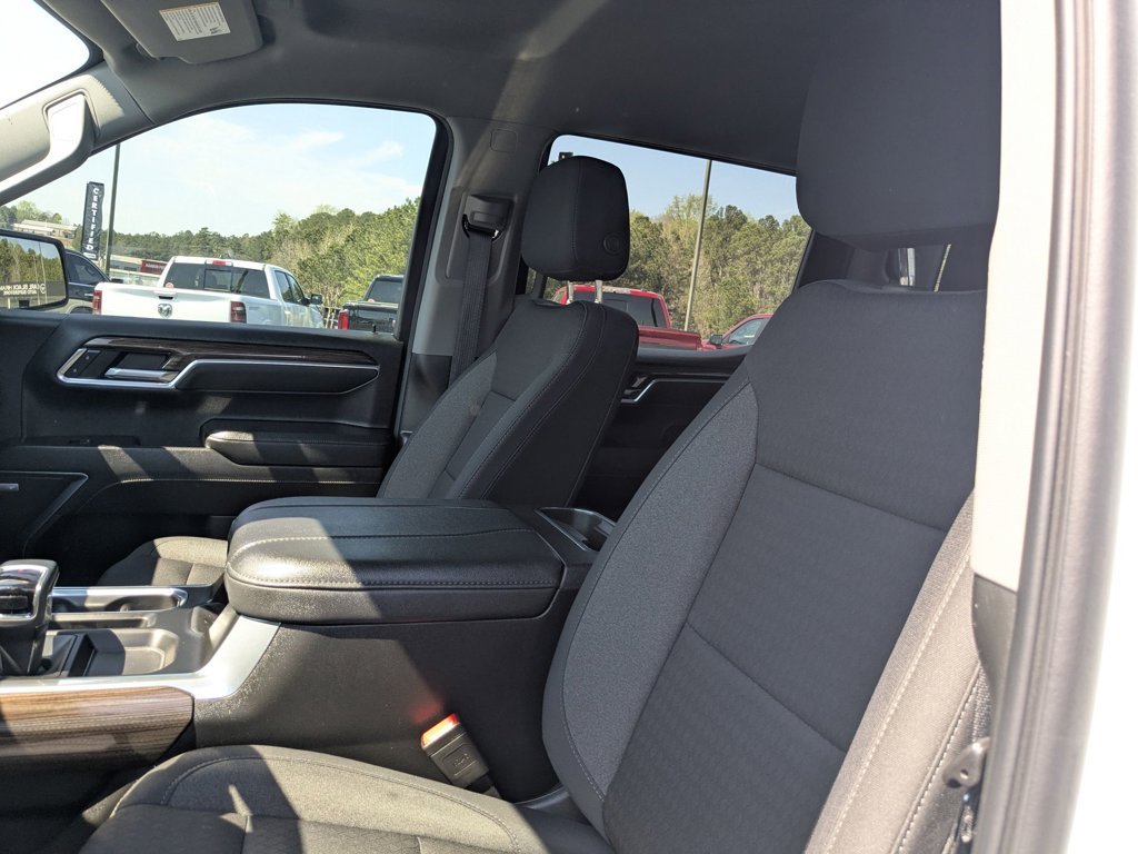 Used 2024 Summit White Chevrolet RST image 15