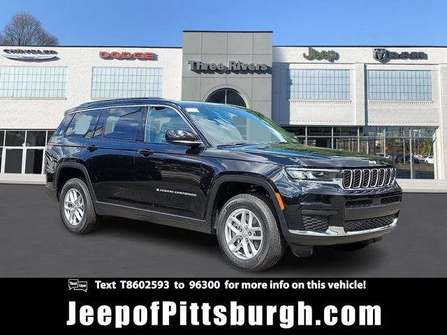 New 2026 Diamond Black Crystal Pearl-Coat Exterior Paint Jeep Laredo X image 1