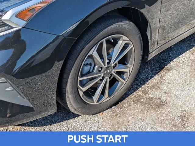 Used 2024 Black Kia LXS image 6