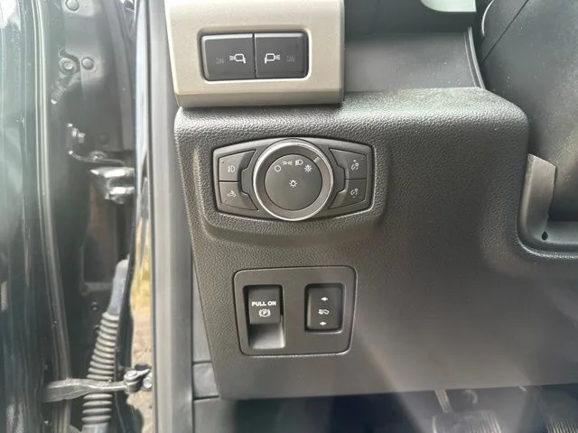 Used 2018 Black Ford Lariat image 19