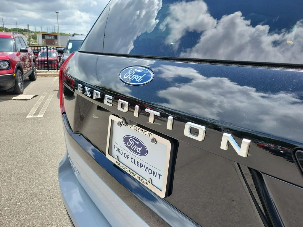 New 2026 Space Silver Metallic Ford Platinum® image 7