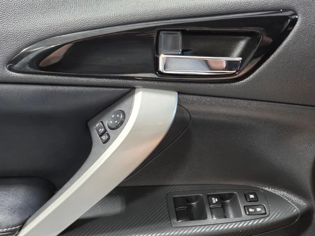 Used 2024 White Mitsubishi SEL image 32