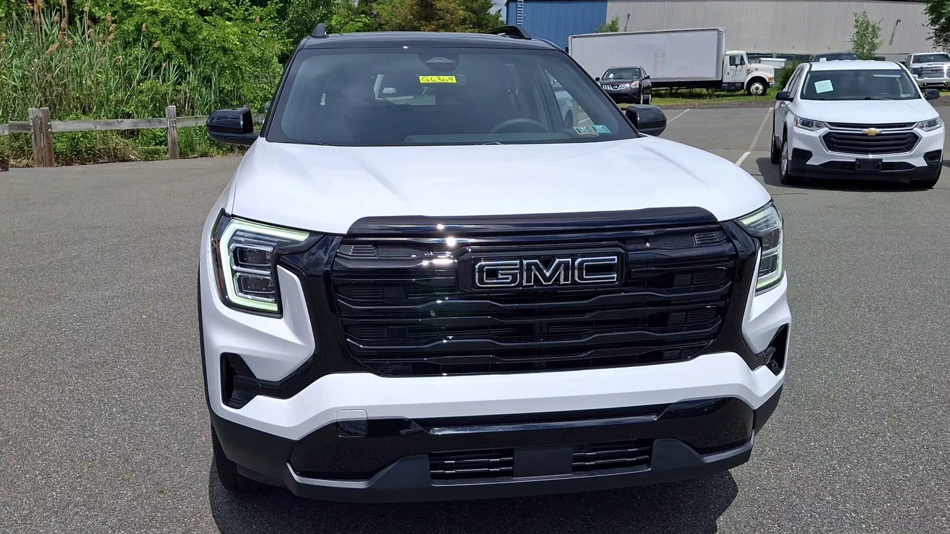 New 2026 Summit White GMC Elevation image 29