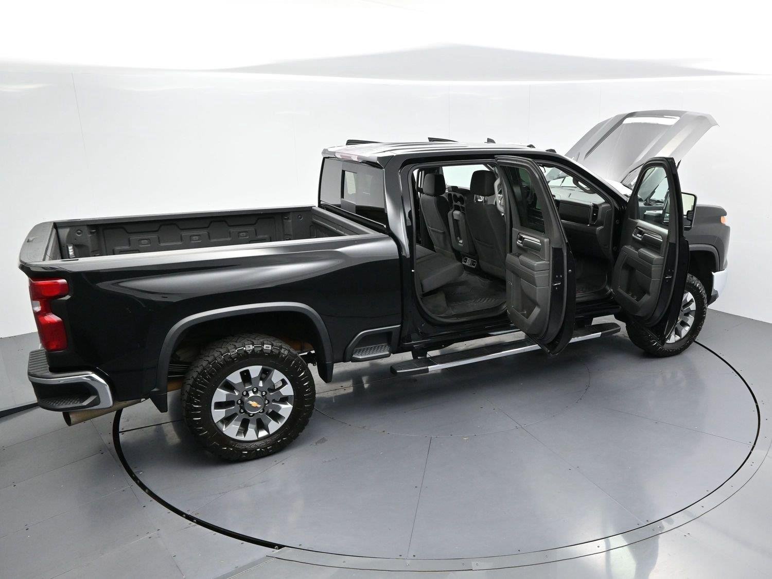 Used 2024 Black Chevrolet LT image 43