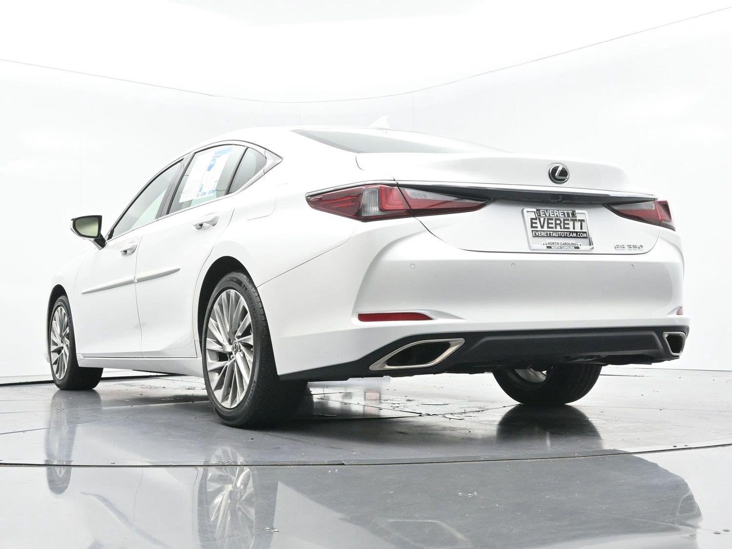 Used 2022 Eminent White Pearl Lexus ES 350 Ultra Luxury image 50