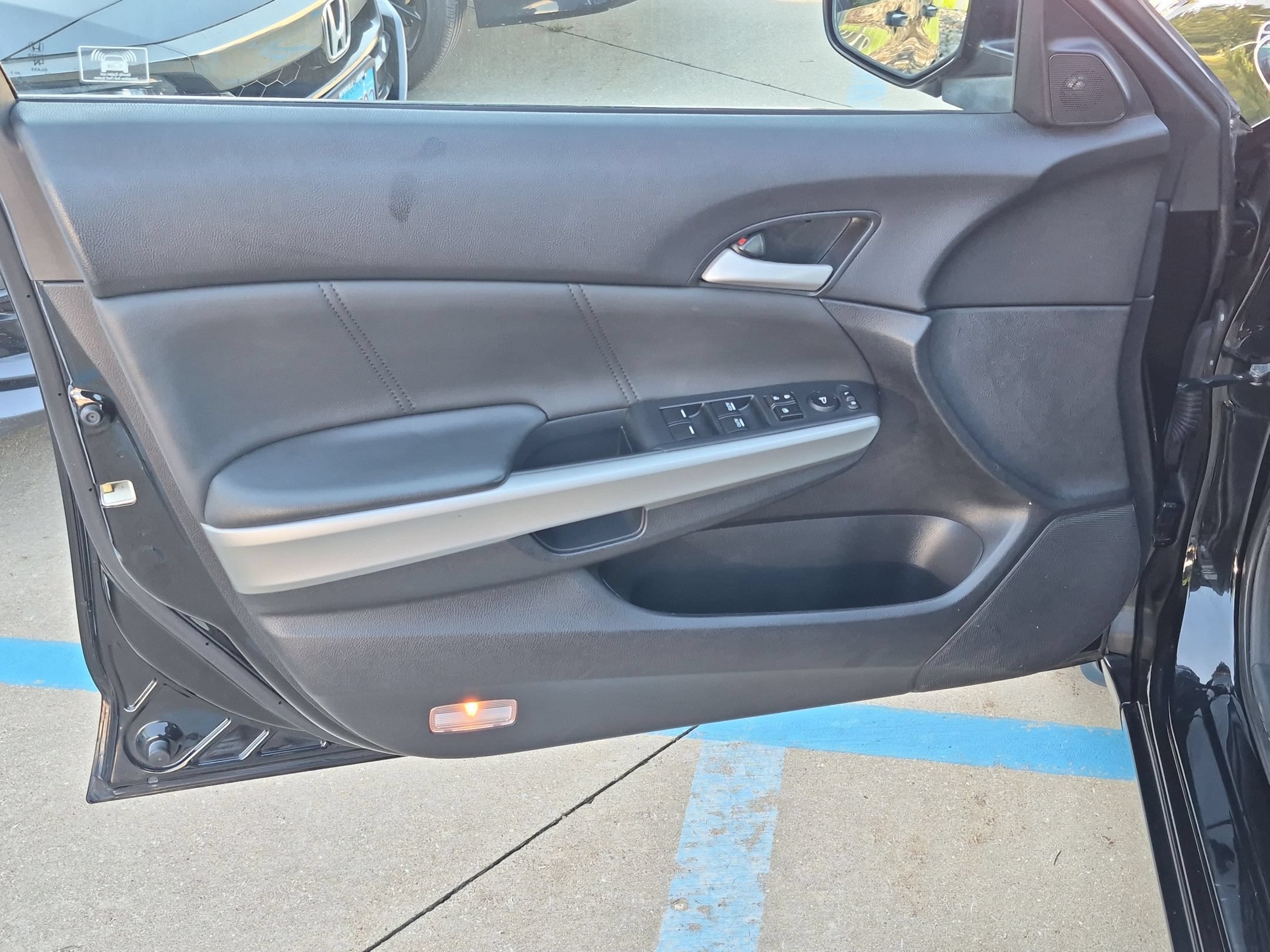 Used 2010 Crystal Black Pearl Honda EX-L Sedan image 12