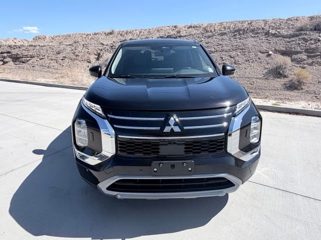 2025 Mitsubishi Outlander SE - Photo 2