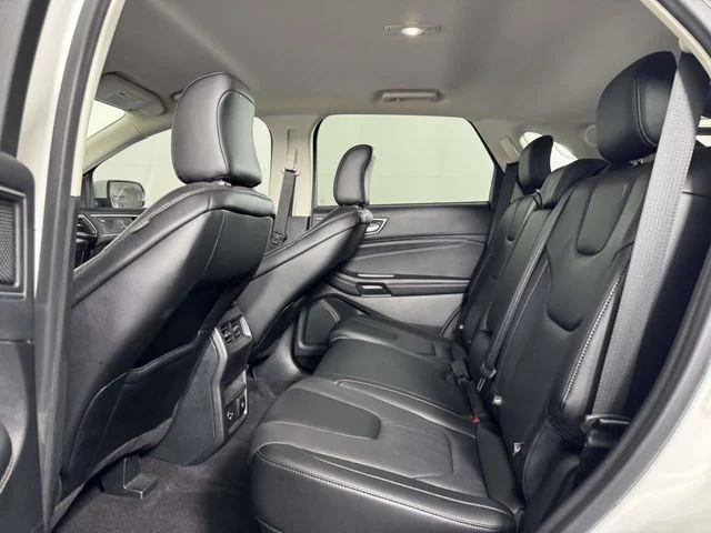 Used 2022 White Ford Titanium image 34