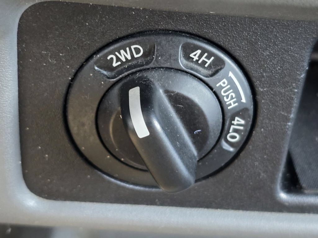 Used 2007 Super Black Nissan SE image 6