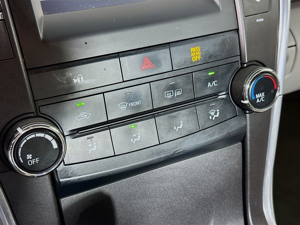 Used 2015 Super White Toyota LE image 16