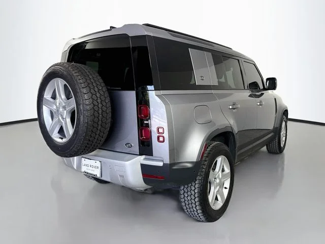 Used 2021 Eiger Grey Metallic Land Rover SE image 5