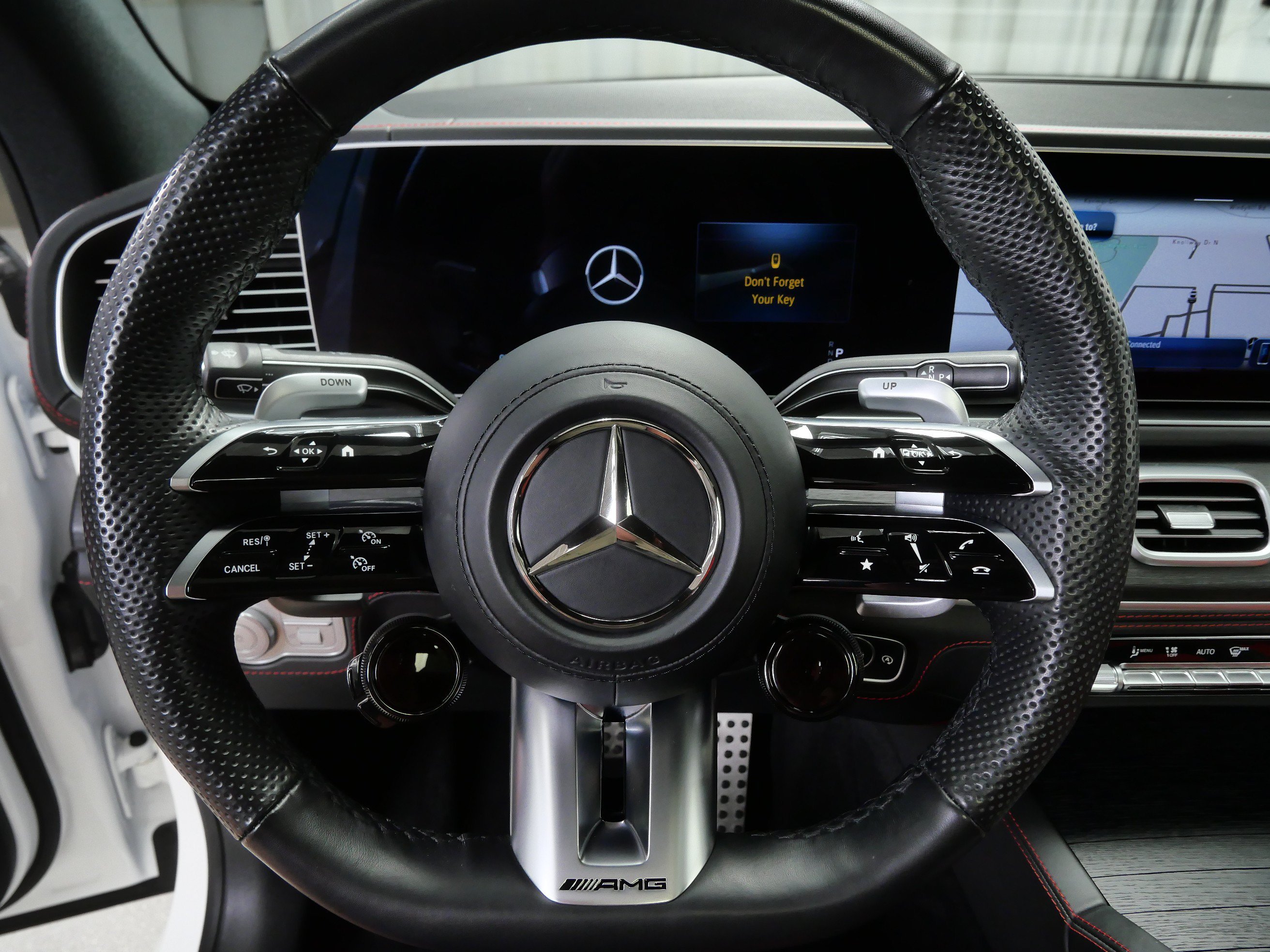 Certified Used 2024 MANUFAKTUR Diamond White Metallic Mercedes-Benz AMG® GLE 53 image 23