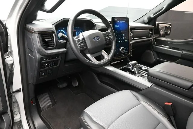 Used 2024 White Ford Lariat image 9