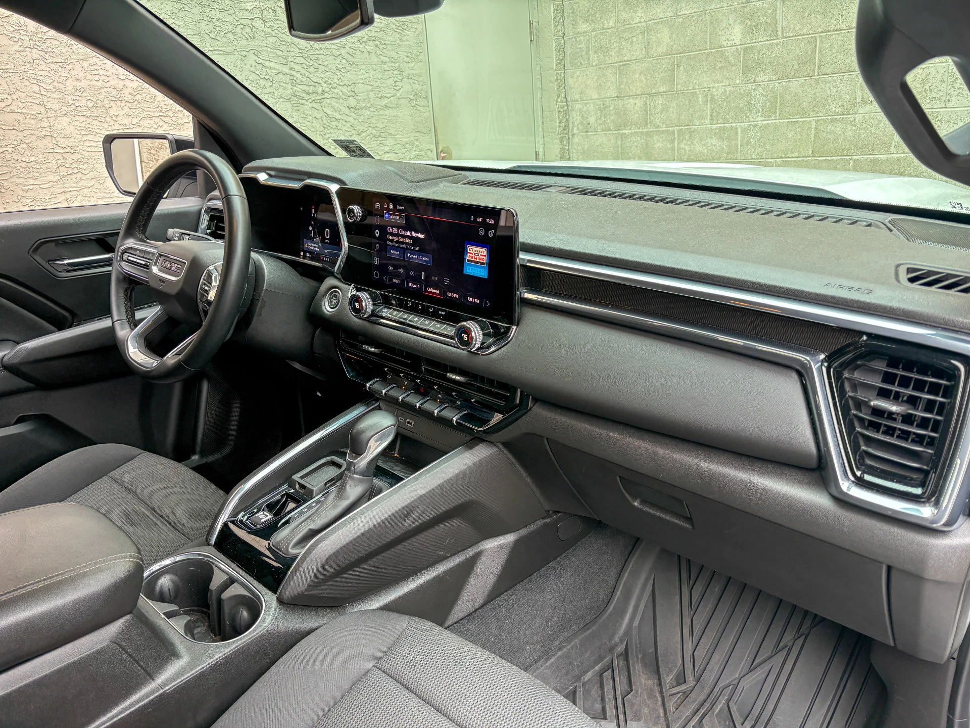 Used 2023 White GMC Elevation image 24