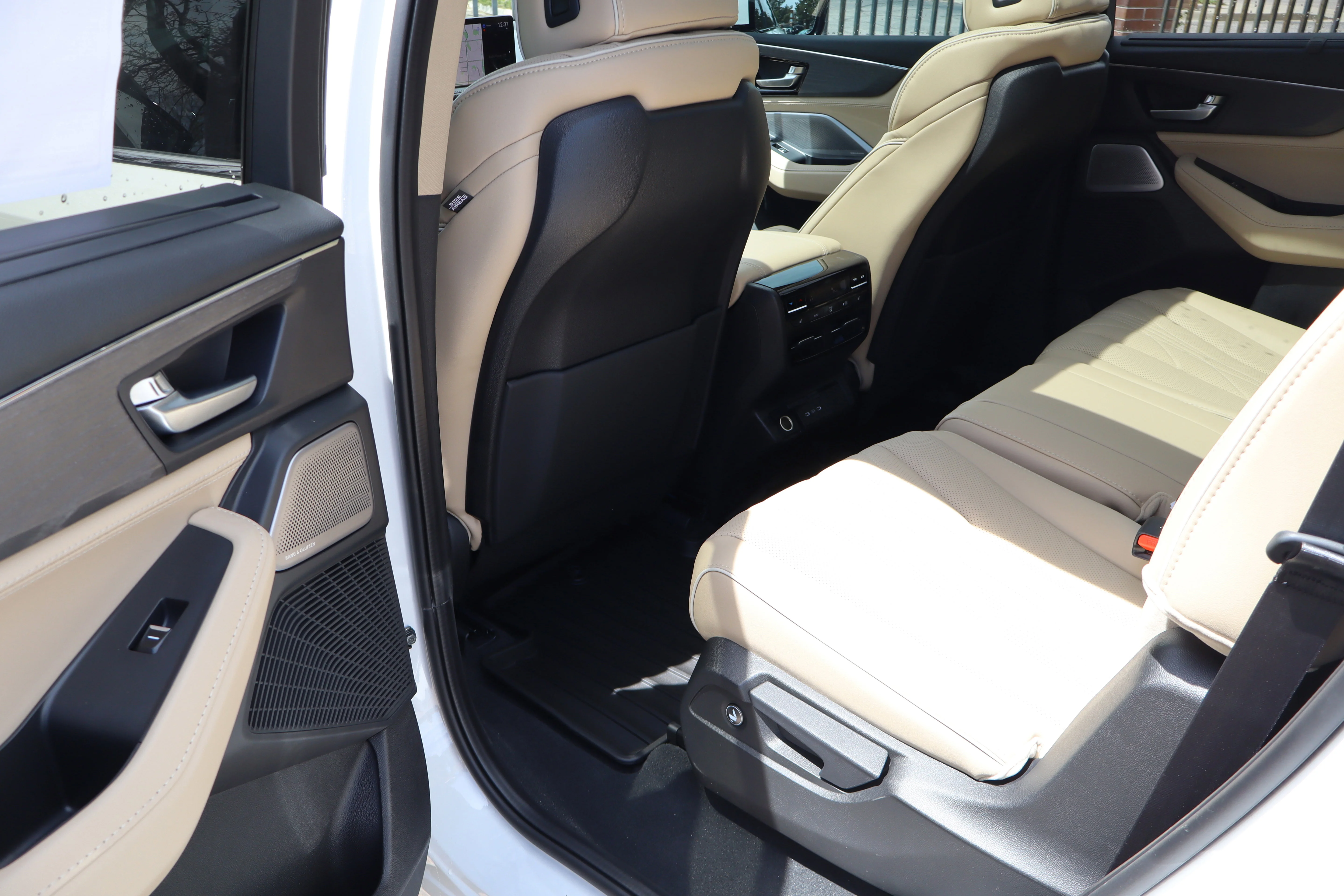New 2026 Platinum White Pearl Acura w/Advance Package image 25