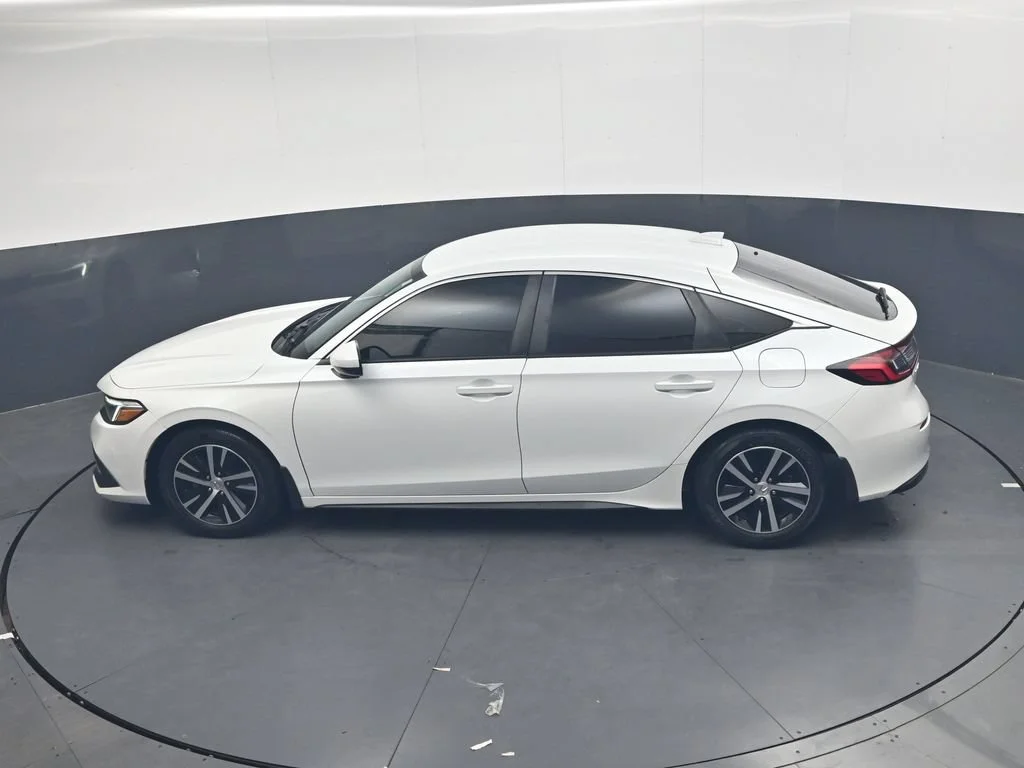 Used 2023 Platinum White Pearl Honda LX image 24
