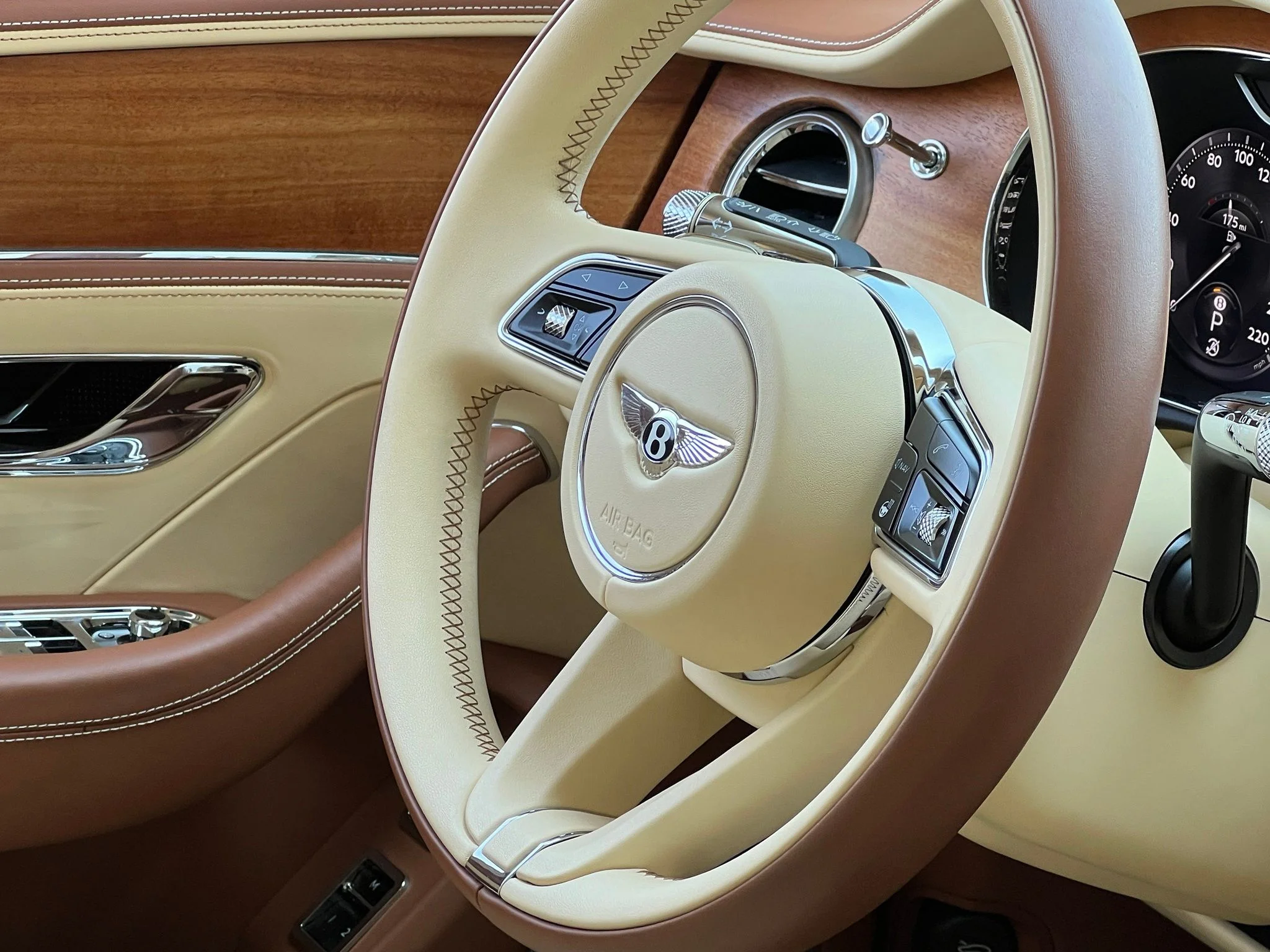 Used 2023 Gold Bentley Speed image 26