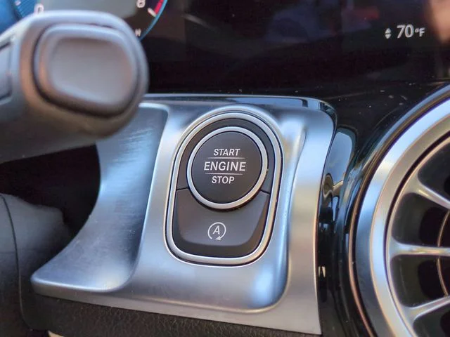Used 2023  Mercedes-Benz GLB 250 image 25