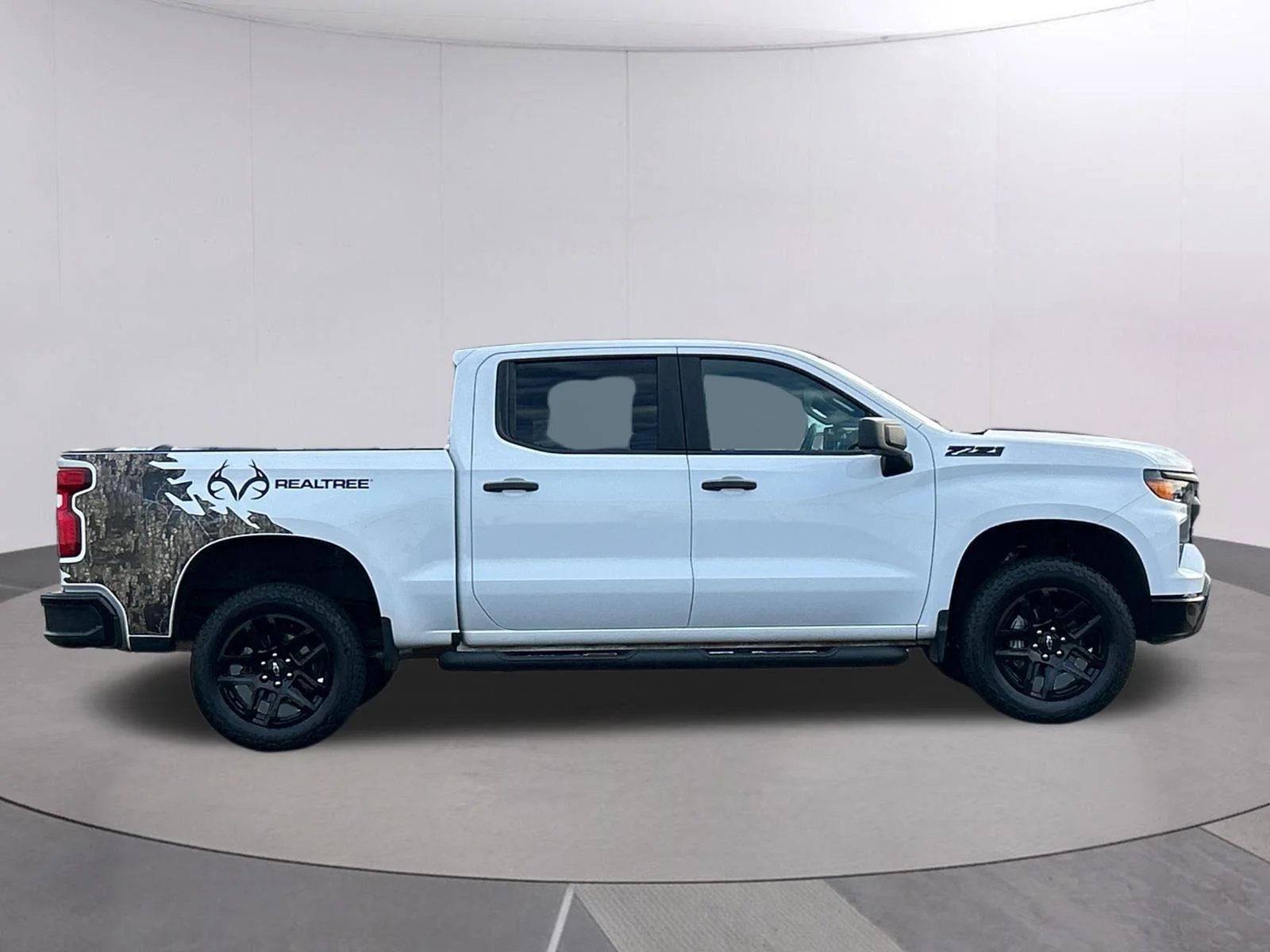 Used 2024 Summit White Chevrolet Custom Trail Boss image 7