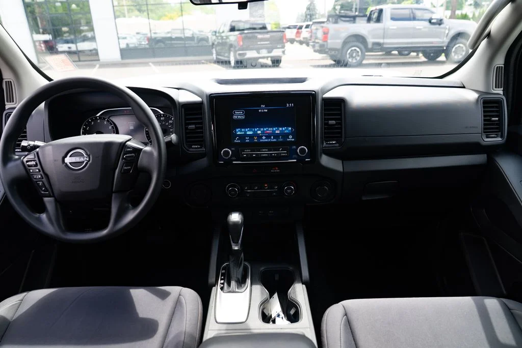 Used 2022 White Nissan S image 8
