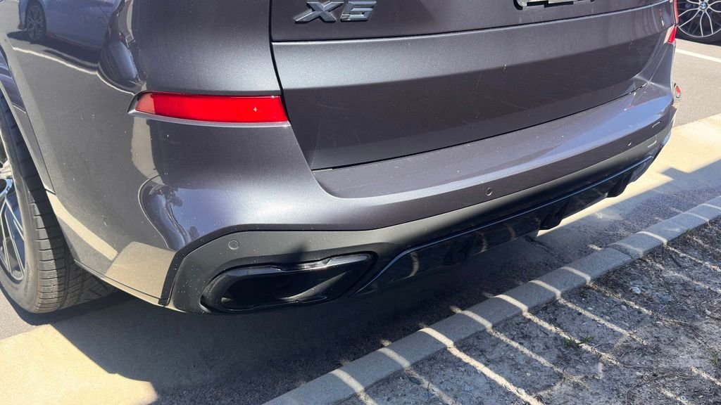 Used 2022 Arctic Gray Metallic BMW xDrive40i image 9