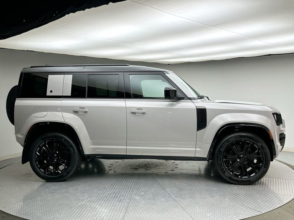 New 2026 Borasco Grey Land Rover OCTA image 4