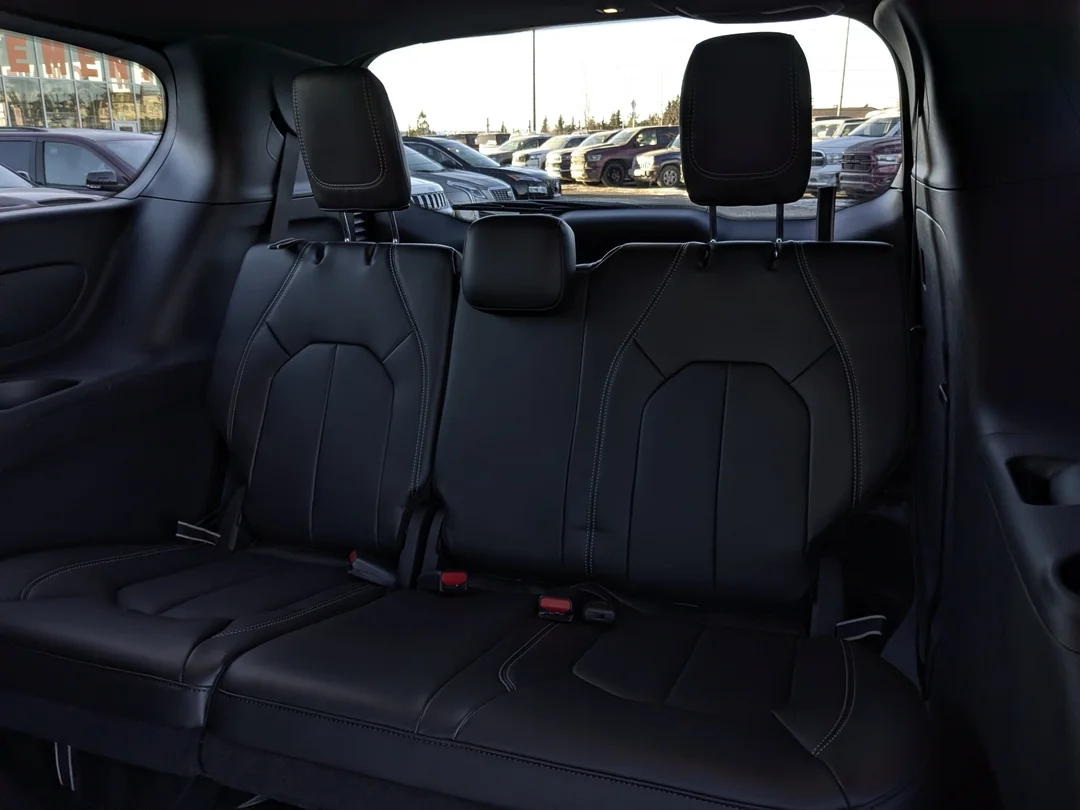 New 2026 Black Chrysler Select - - FWD - Panoramic Sunroof - Power Sliding Doors - S App Pkge & More! image 28