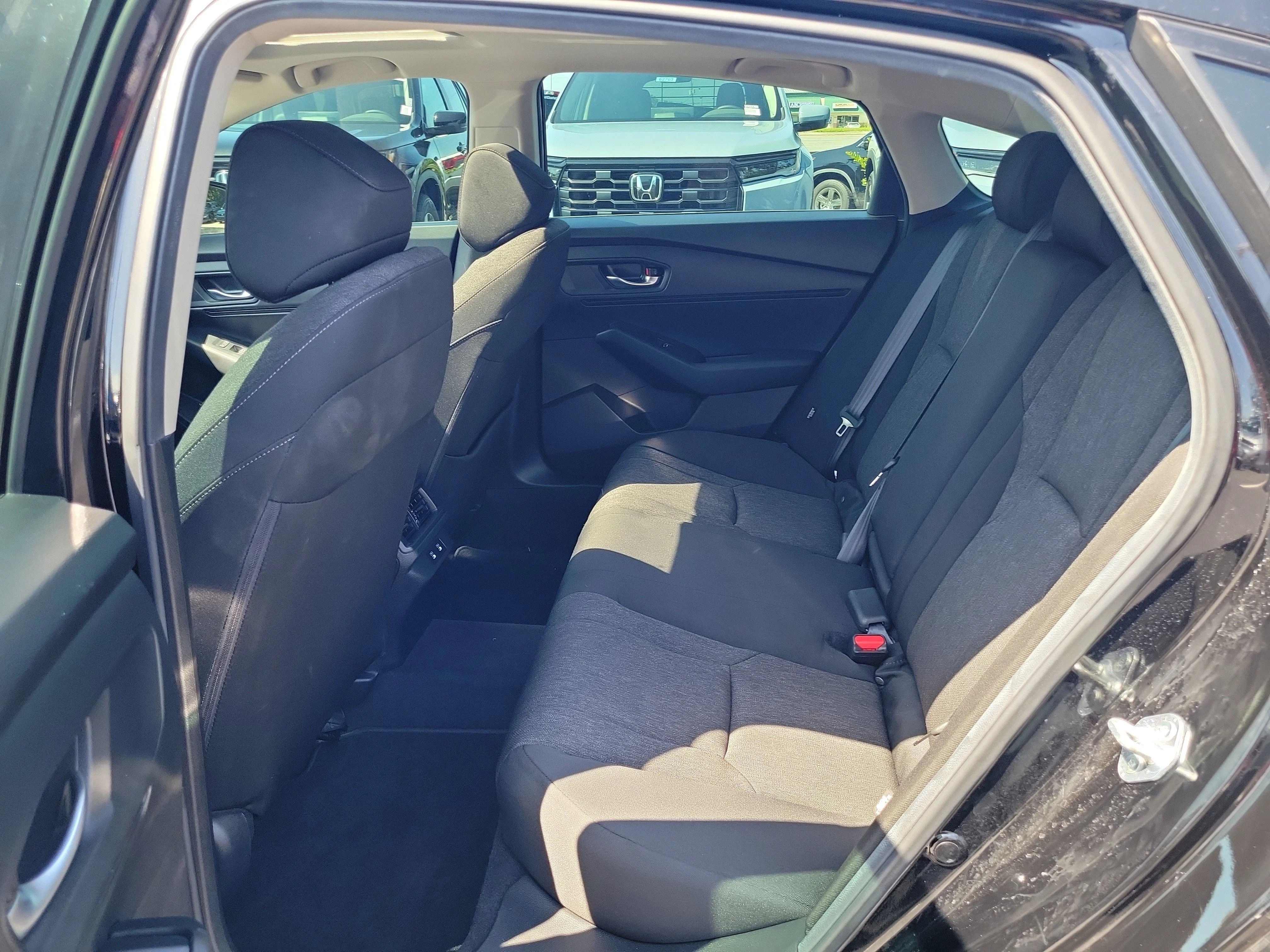 Used 2025 Black Honda SE image 13