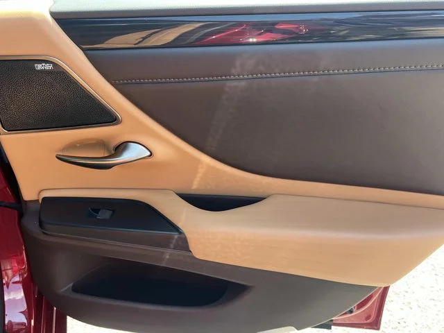 Certified Used 2020 MATADOR RED MICA Lexus 300h image 23