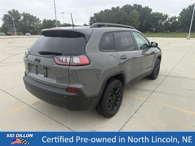 Used 2023 Sting-Gray Clearcoat Jeep Altitude Lux image 8