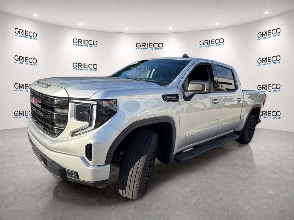 Used 2022 Silver GMC Elevation image 3