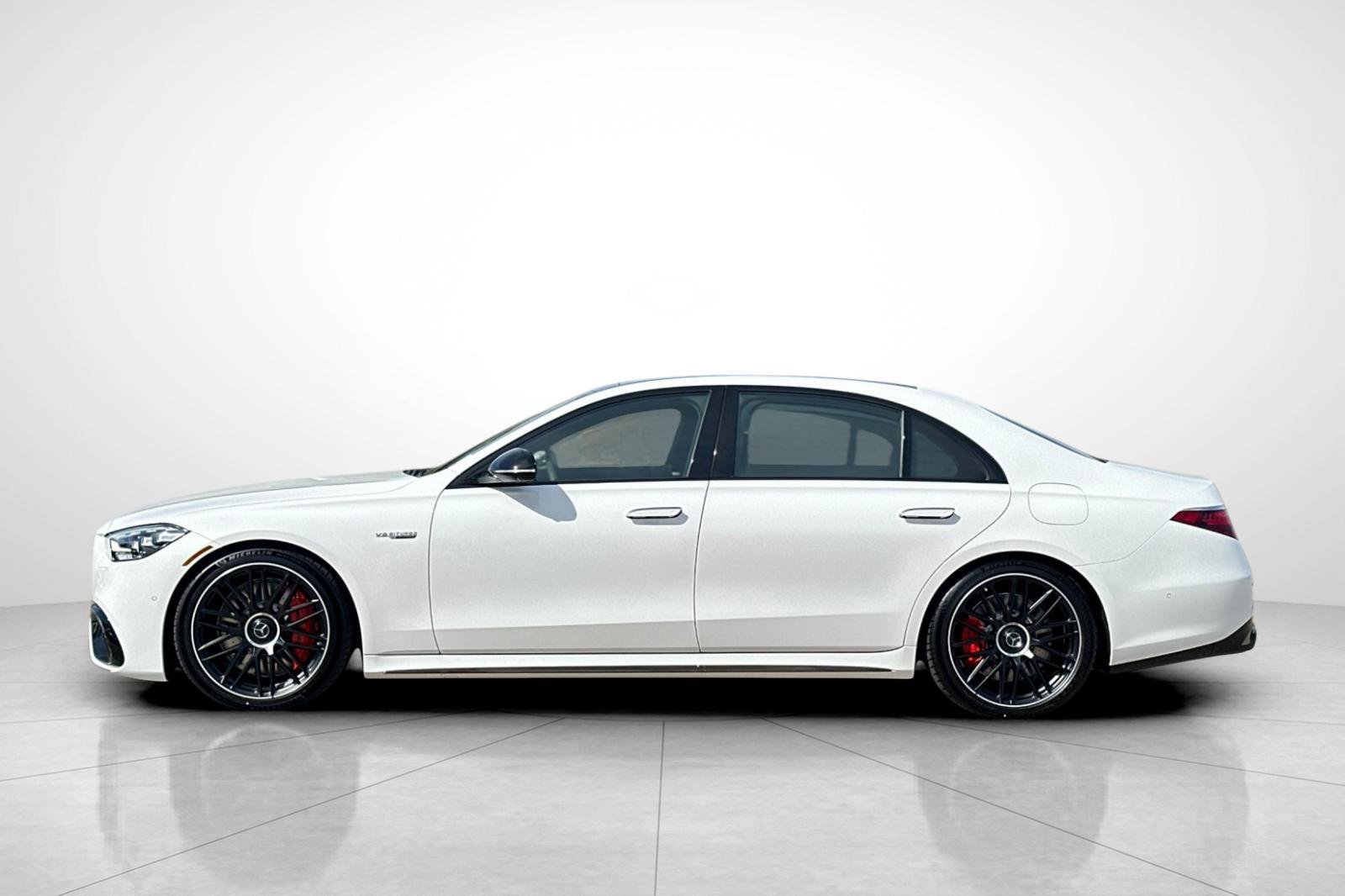 New 2026 MANUFAKTUR Moonlight White Metallic Mercedes-Benz S 63 E AMG® image 30