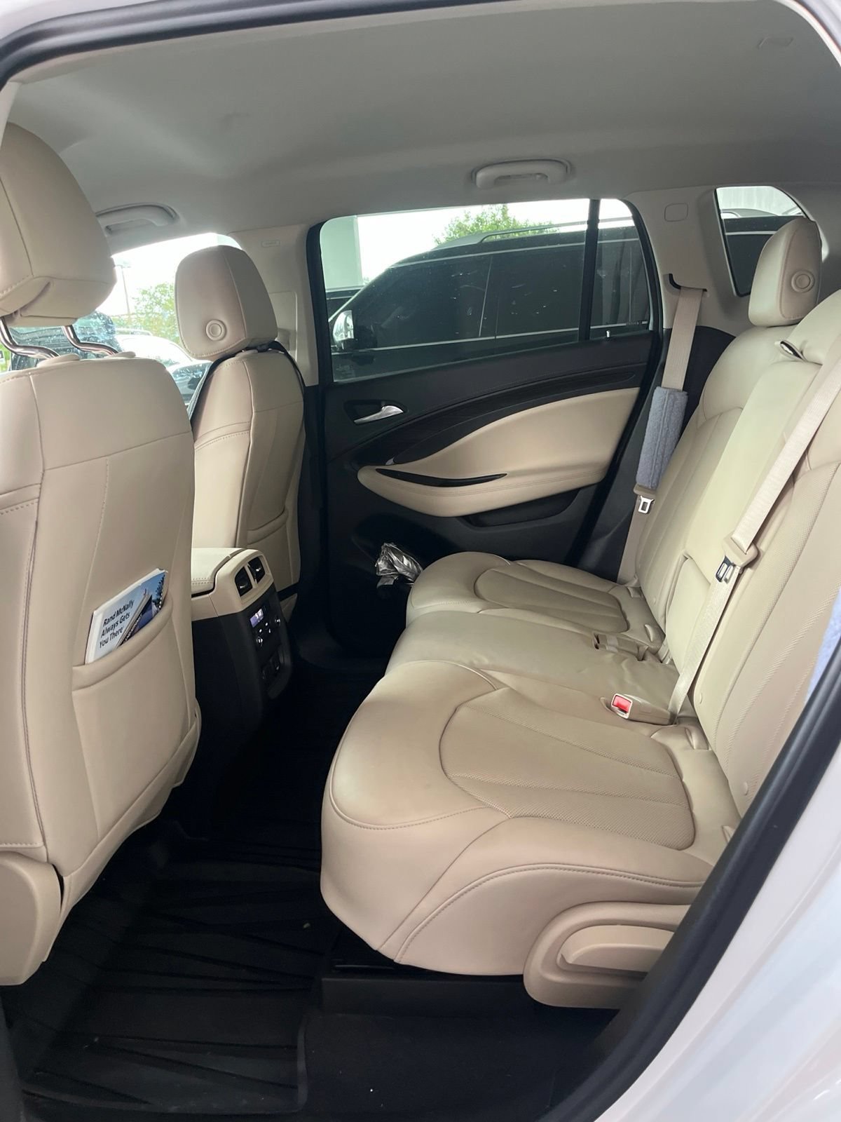 Used 2020 SUMMIT WHITE Buick Essence image 22