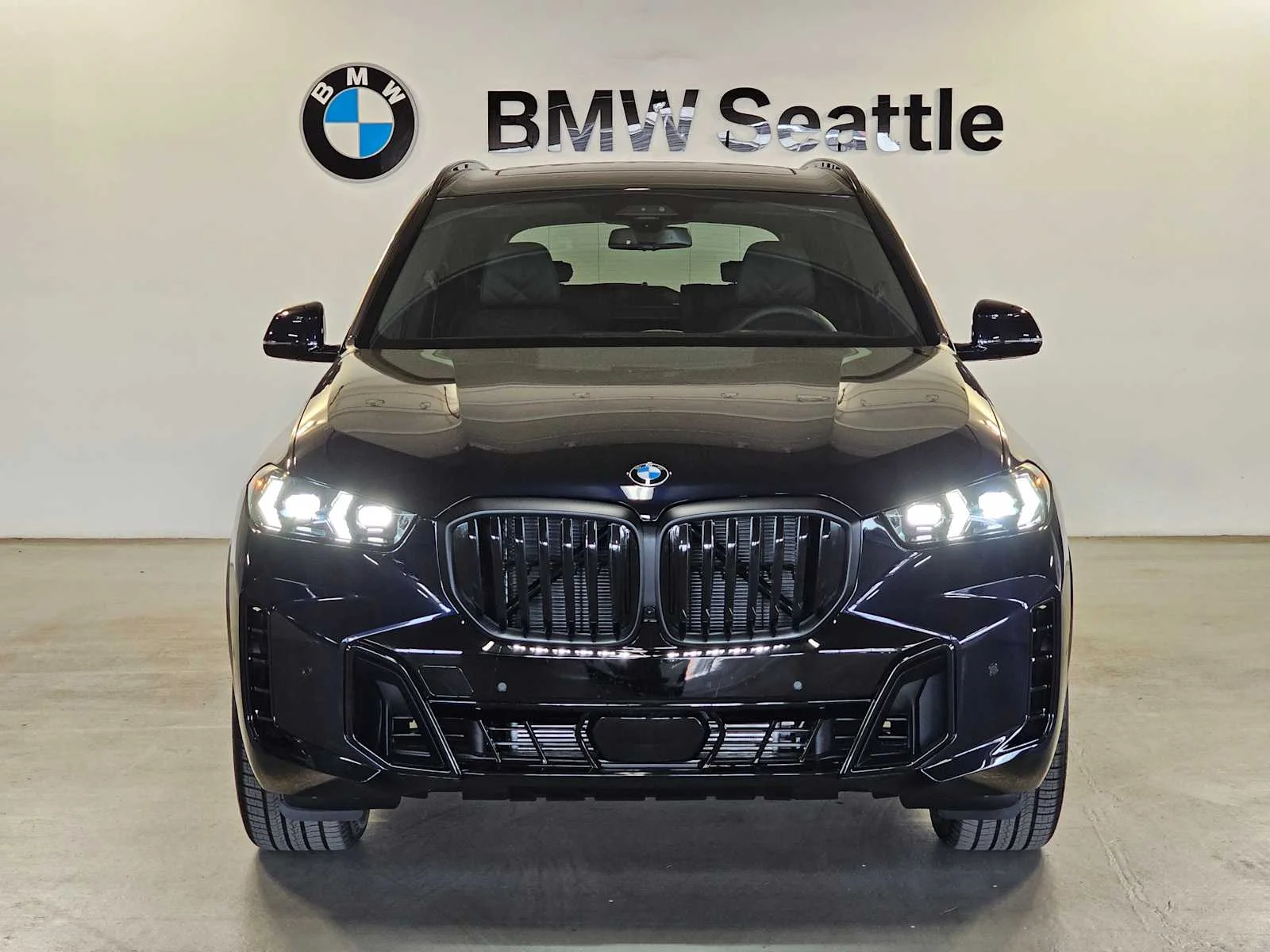 New 2026 Carbon Black Metallic BMW xDrive40i image 6