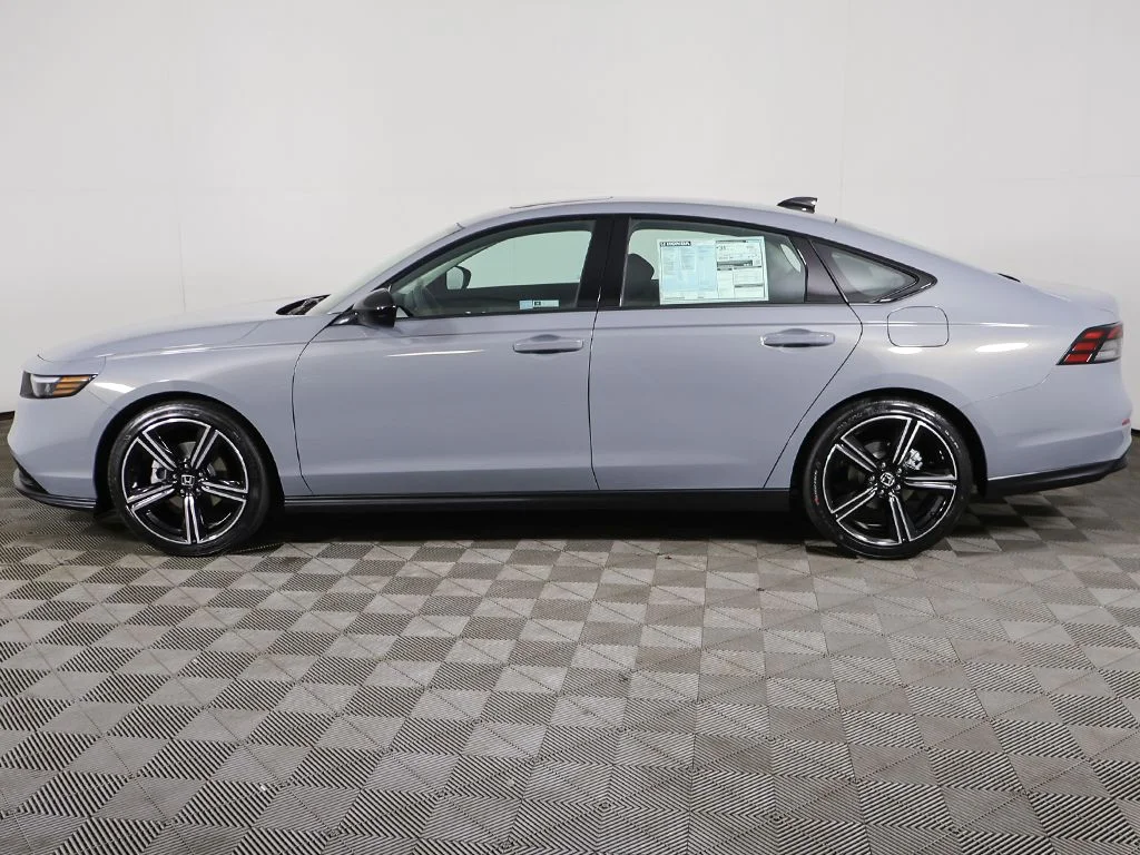 New 2026 Urban Gray Pearl Honda SE image 8