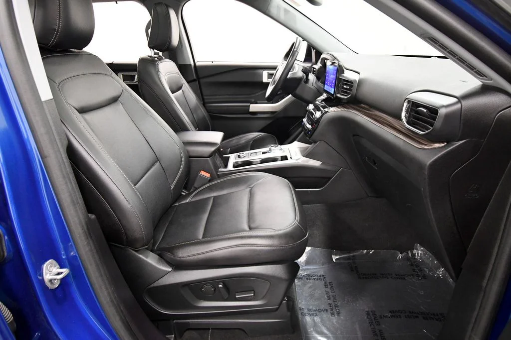 Used 2022 Blue Ford Limited image 19