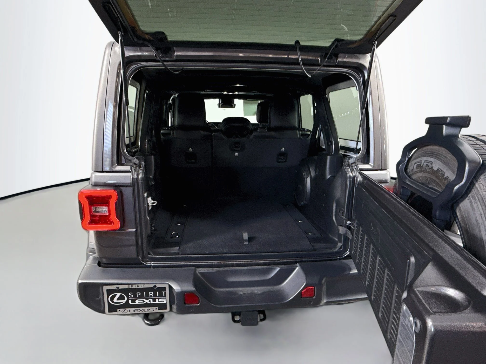 Used 2020 Granite Crystal Metallic Clearcoat Jeep Sahara Altitude image 24