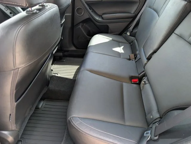 Used 2018 Ice Silver Metallic Subaru 2.5i Limited image 10
