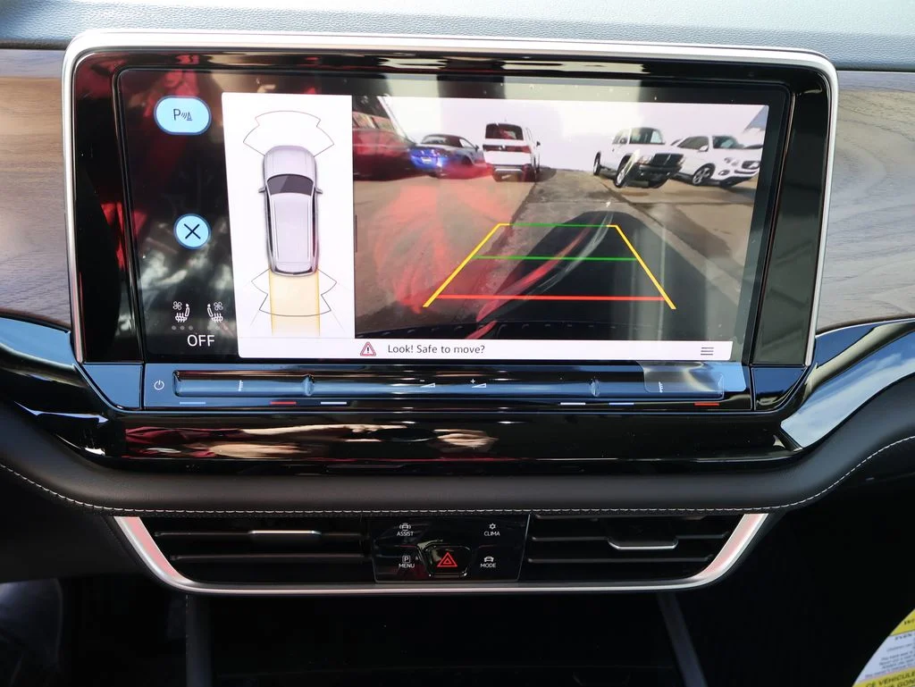 New 2026 Silver Volkswagen 2.0T SE w/Technology image 19