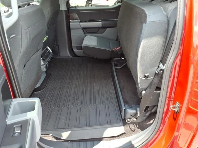 Used 2021 Red Ford XLT image 18