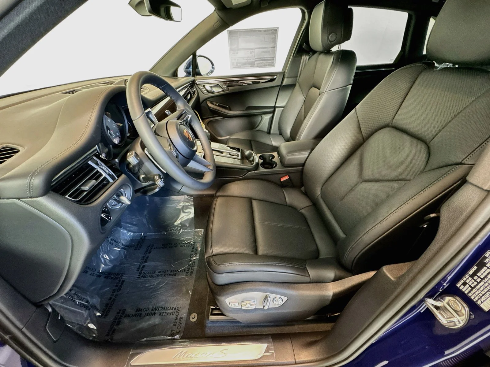 New 2026 Gentian Blue Metallic Porsche S image 5