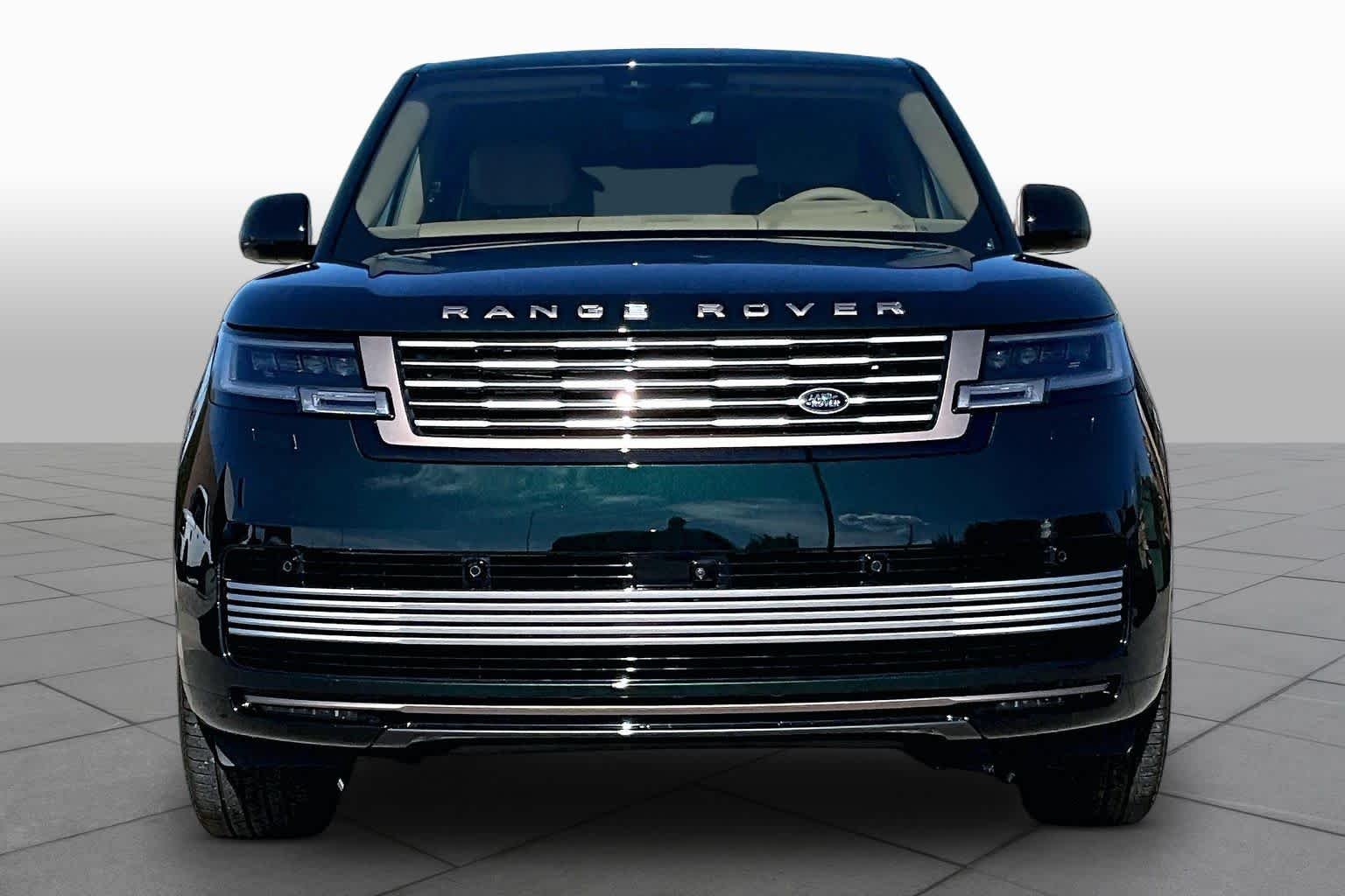 New 2026 British Racing Green Land Rover SV image 3