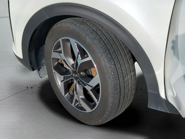 Used 2020 White Kia EX image 36